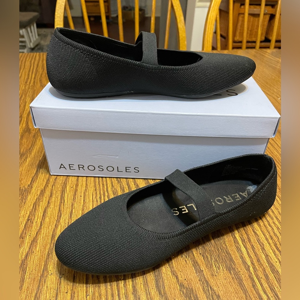 AEROSOLES Women's  Black knit flat Mary Jane loafers  Ladies size 7.5 New